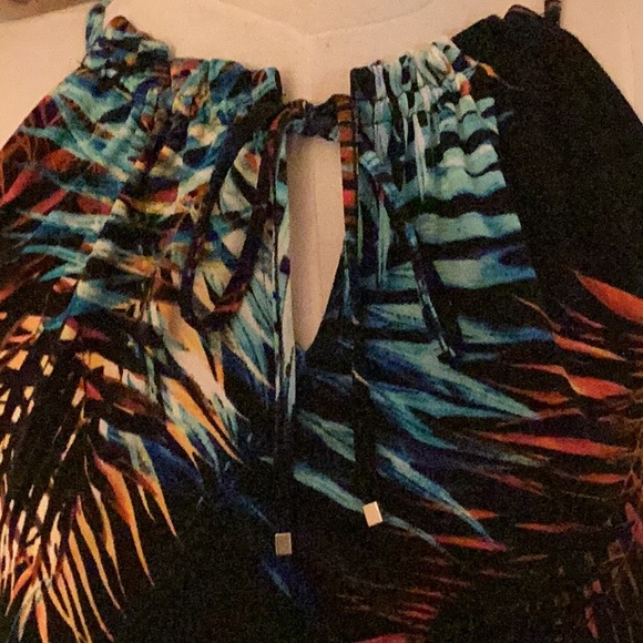 Top - Picture 4 of 8